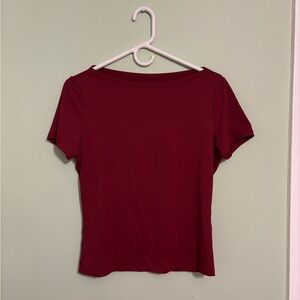 Chic Maroon Short Sleeve Women's Tee
